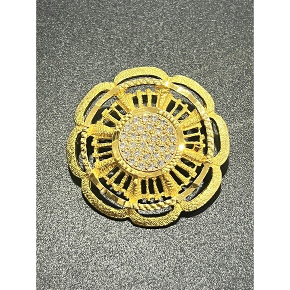 Vintage 1950s Sphinx Flower Brooch – Goldtone with Sparkling Crystals - Picture 3 of 6